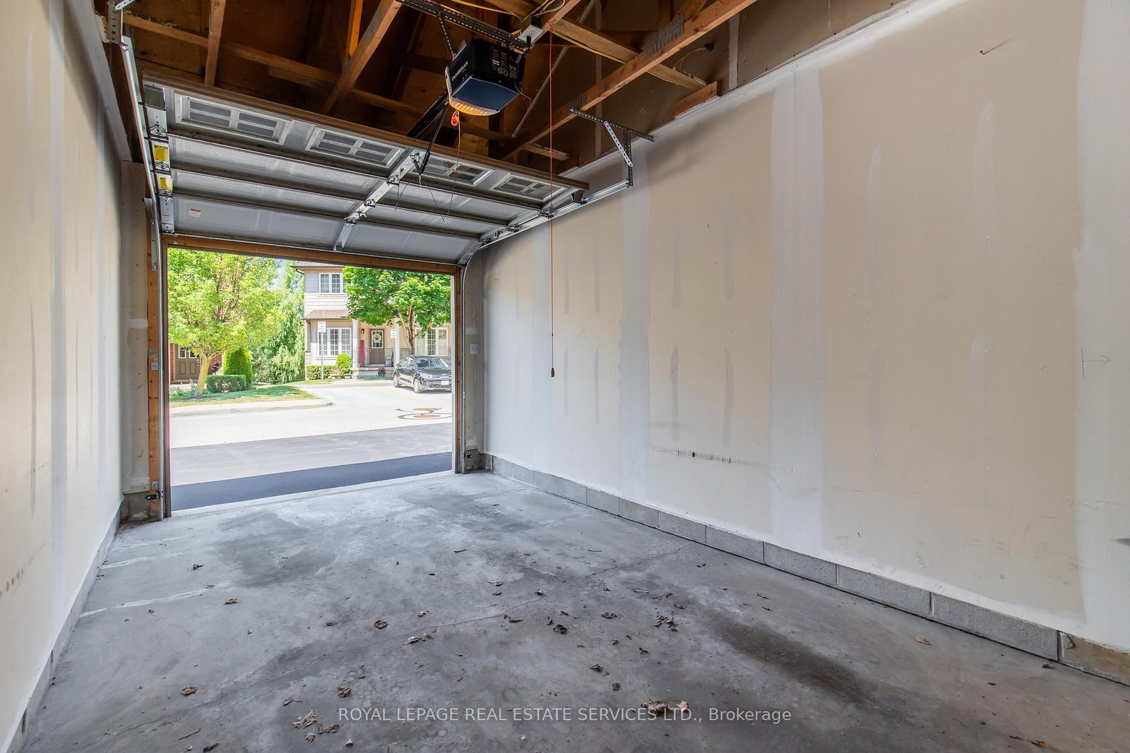113 Liddycoat Lane • Hamilton, ON photo 33