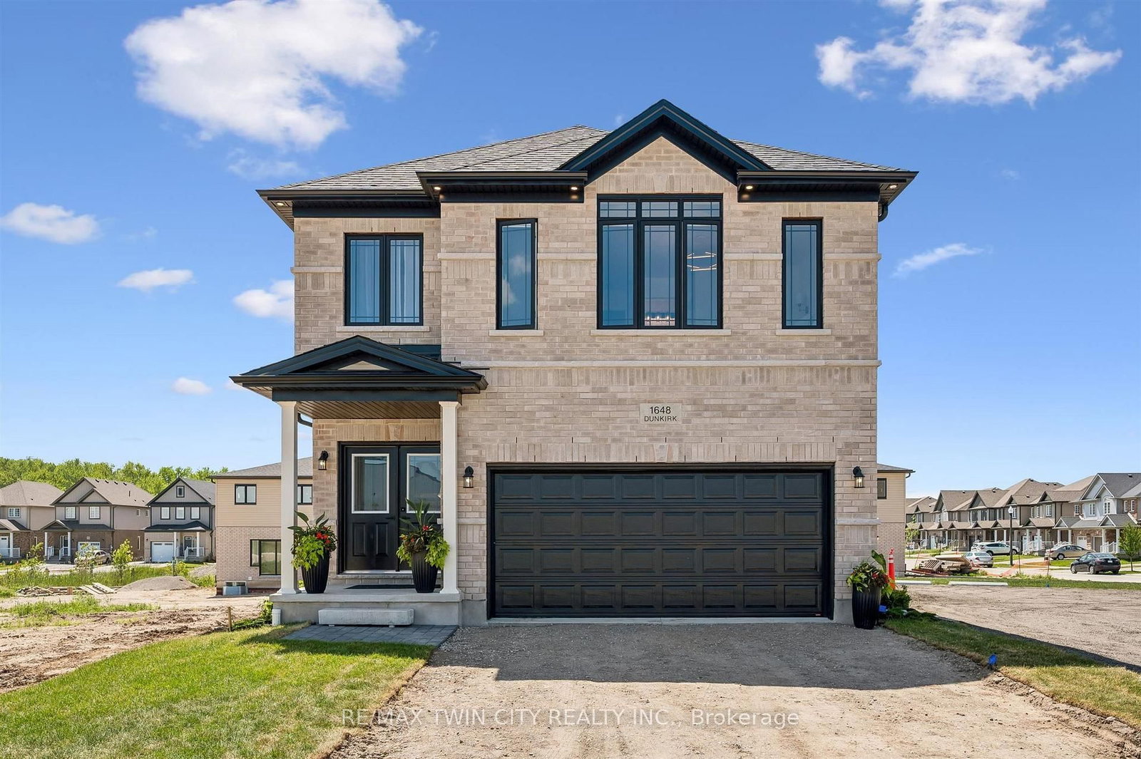 1681 Dunkirk Avenue • Woodstock, ON photo 1