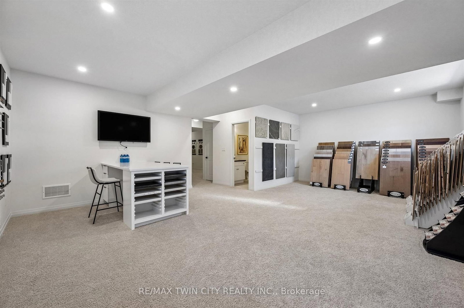 1681 Dunkirk Avenue • Woodstock, ON photo 36