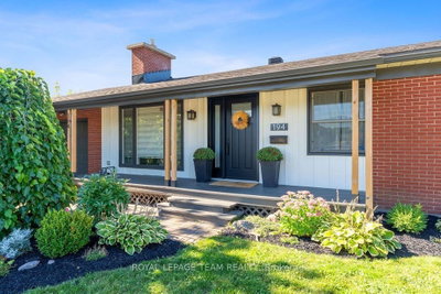 194 Morrena Road • Kanata, ON photo 4