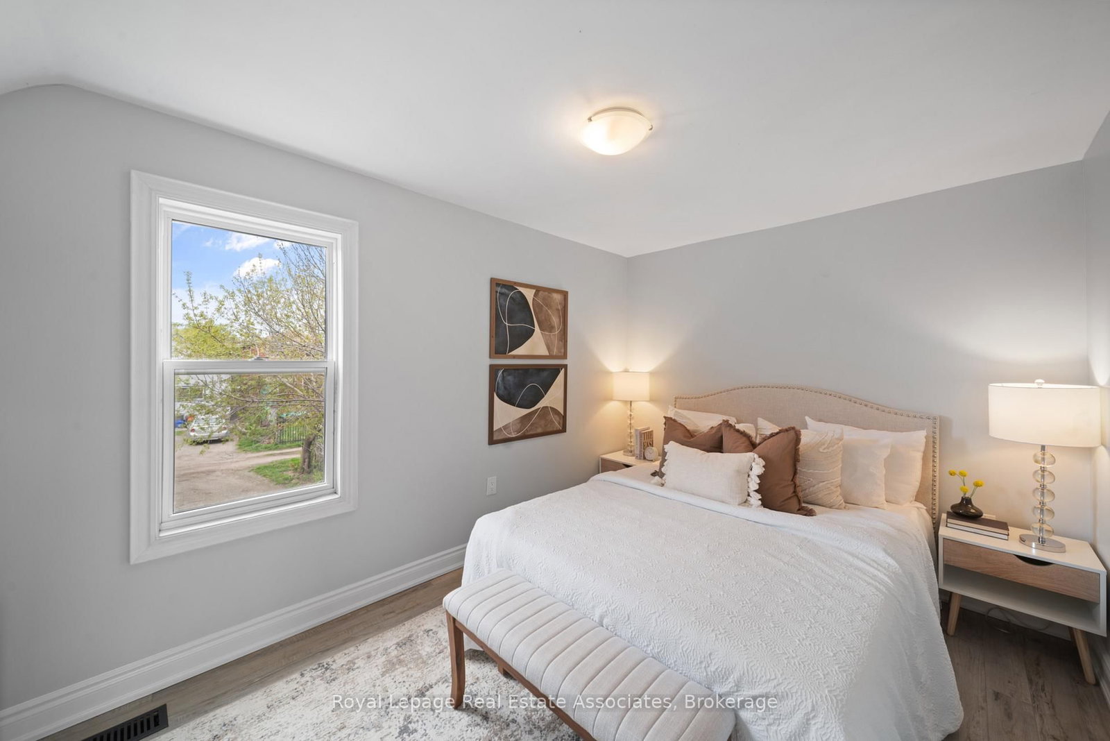 305 Weir Street N • Hamilton, ON photo 11
