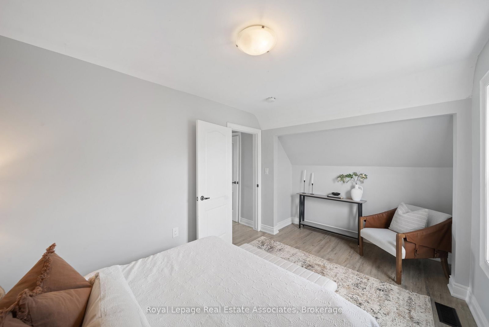 305 Weir Street N • Hamilton, ON photo 12