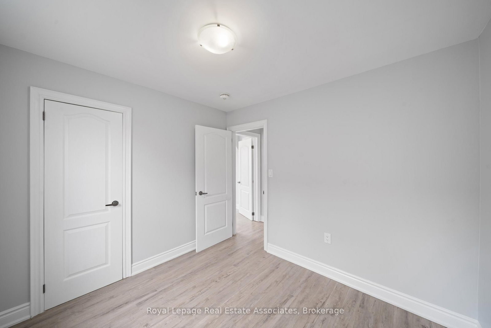 305 Weir Street N • Hamilton, ON photo 14