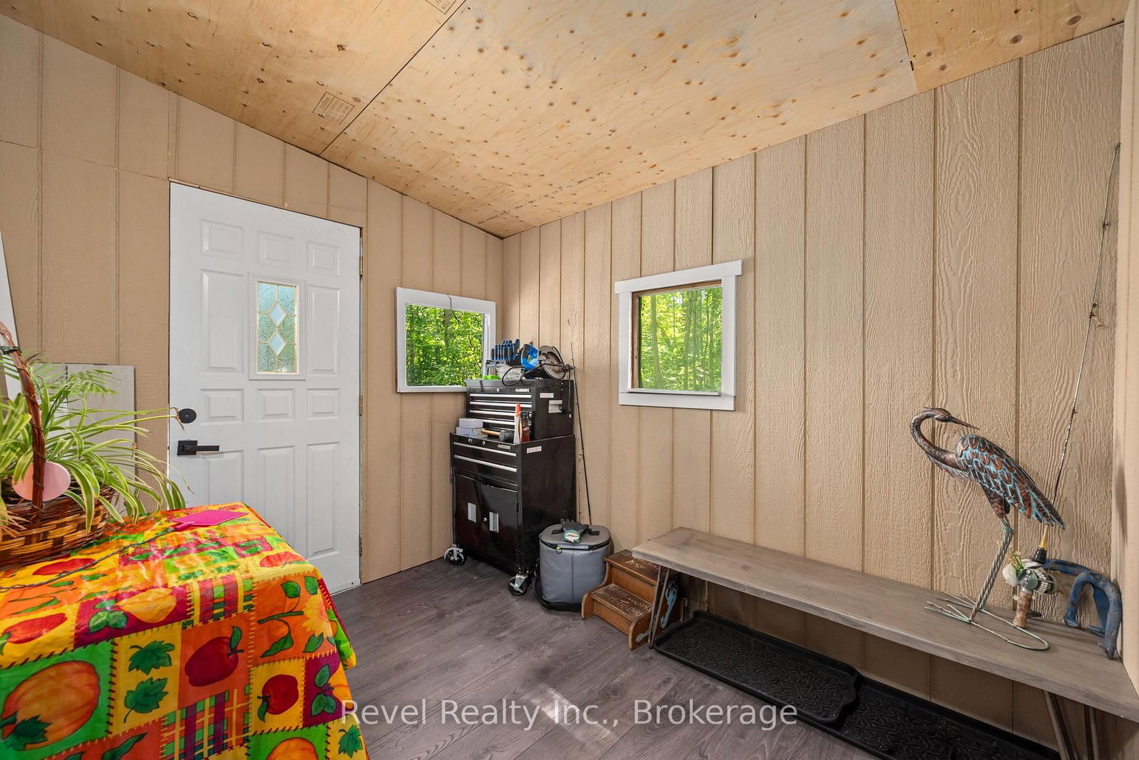 Listing Image 11