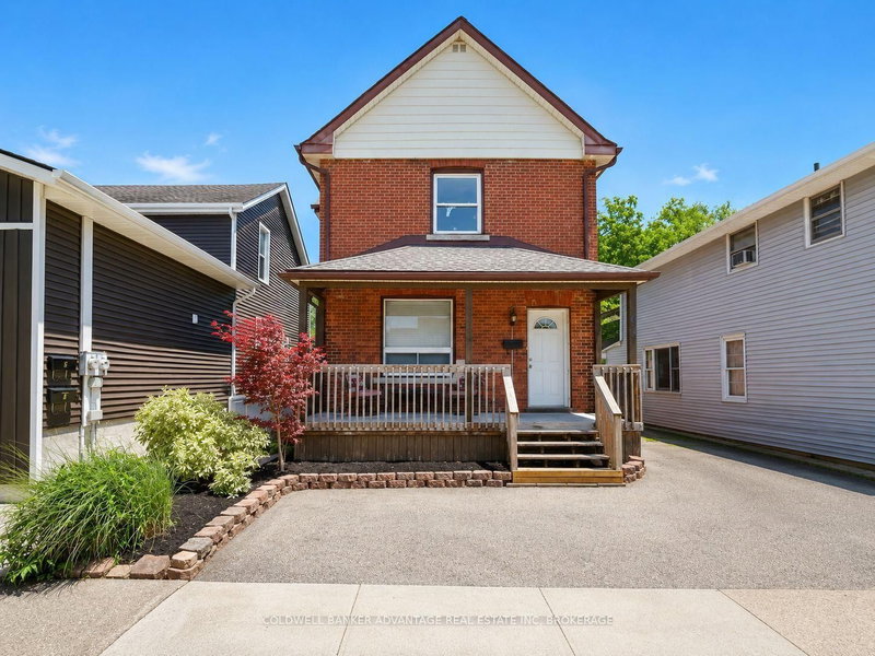 home for lease on 64 Pine Street N