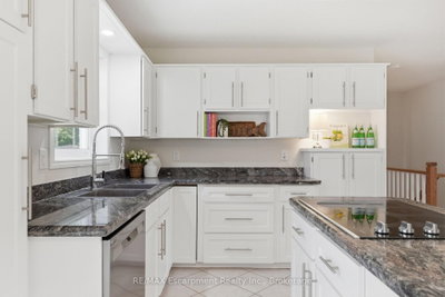 337 Concession 5 W • Hamilton, ON photo 8