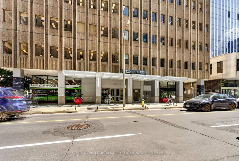 220 Laurier Ave W photo 3