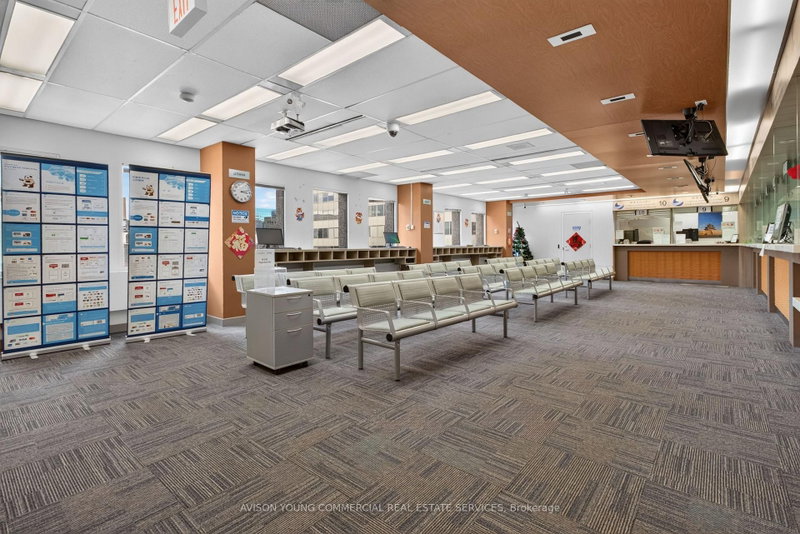 220 Laurier Ave W photo 5