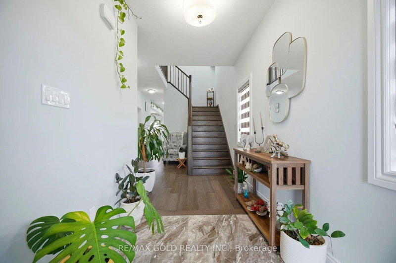 2439 Daisy Bend