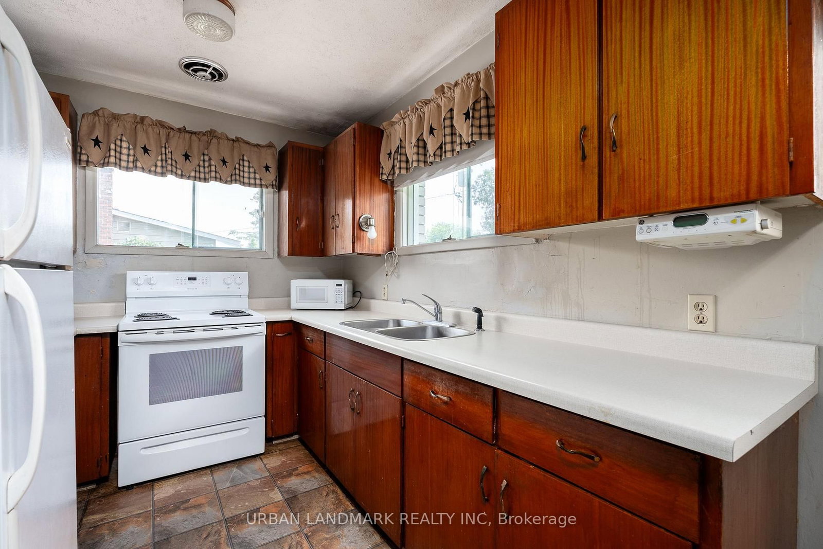 22 Queen Victoria Street W • Madoc, ON photo 8