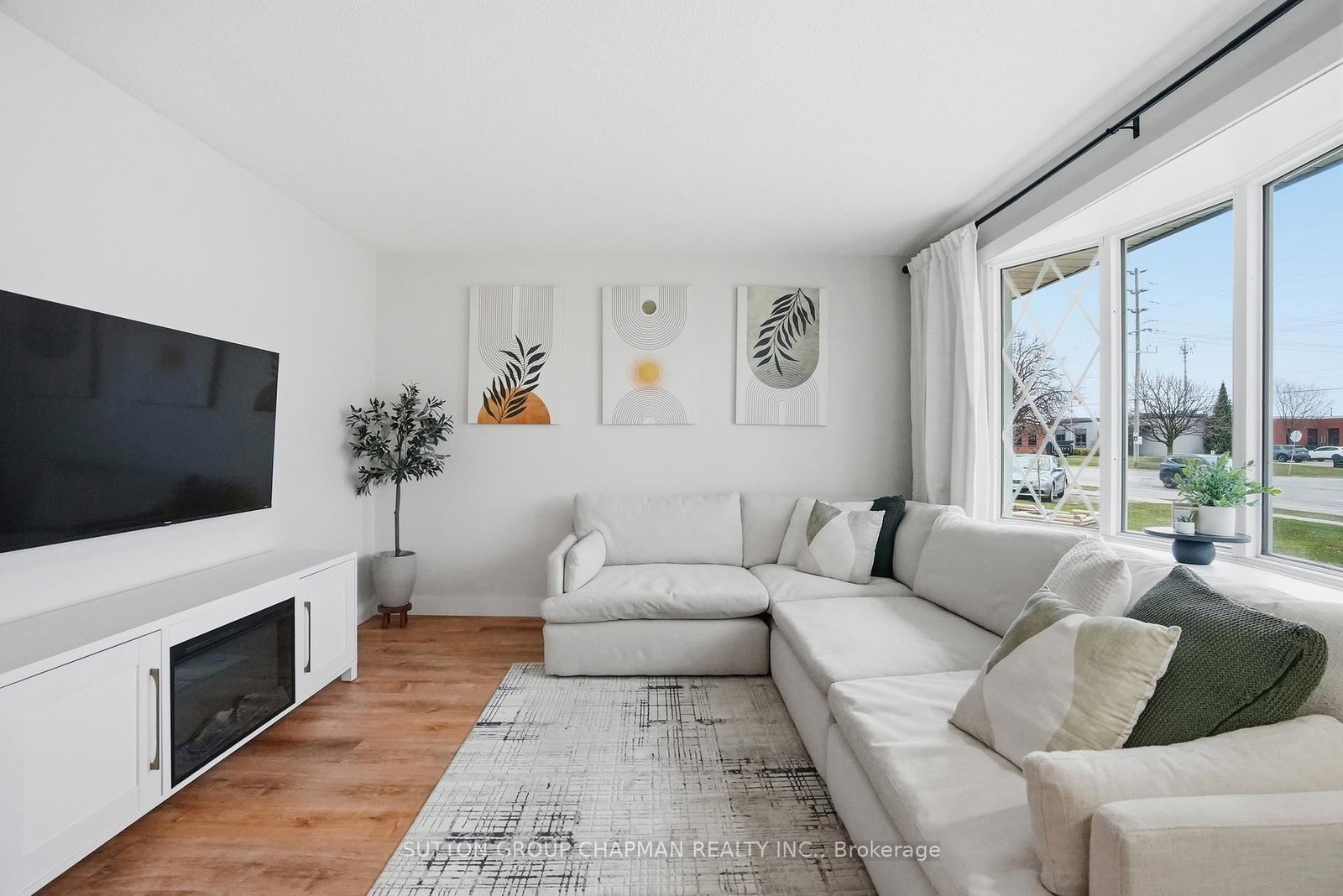 136 South Edgeware Road • St. Thomas, ON photo 3
