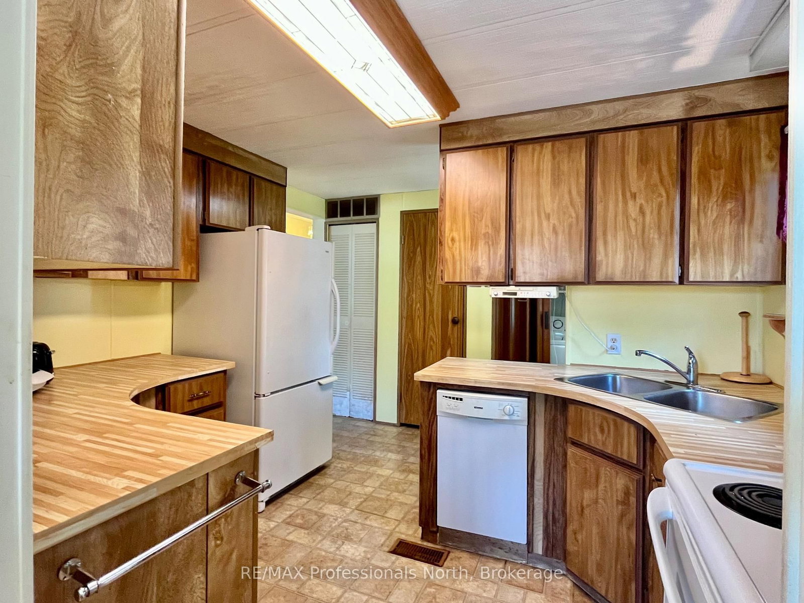 1034 Eighth Lane • Minden Hills, ON photo 24