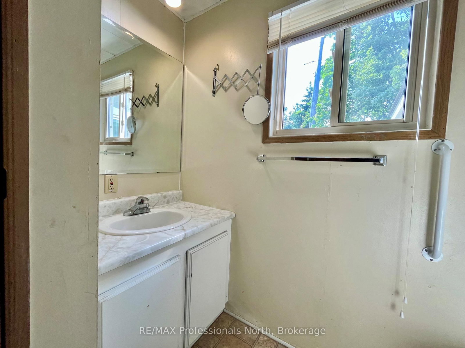 1034 Eighth Lane • Minden Hills, ON photo 31