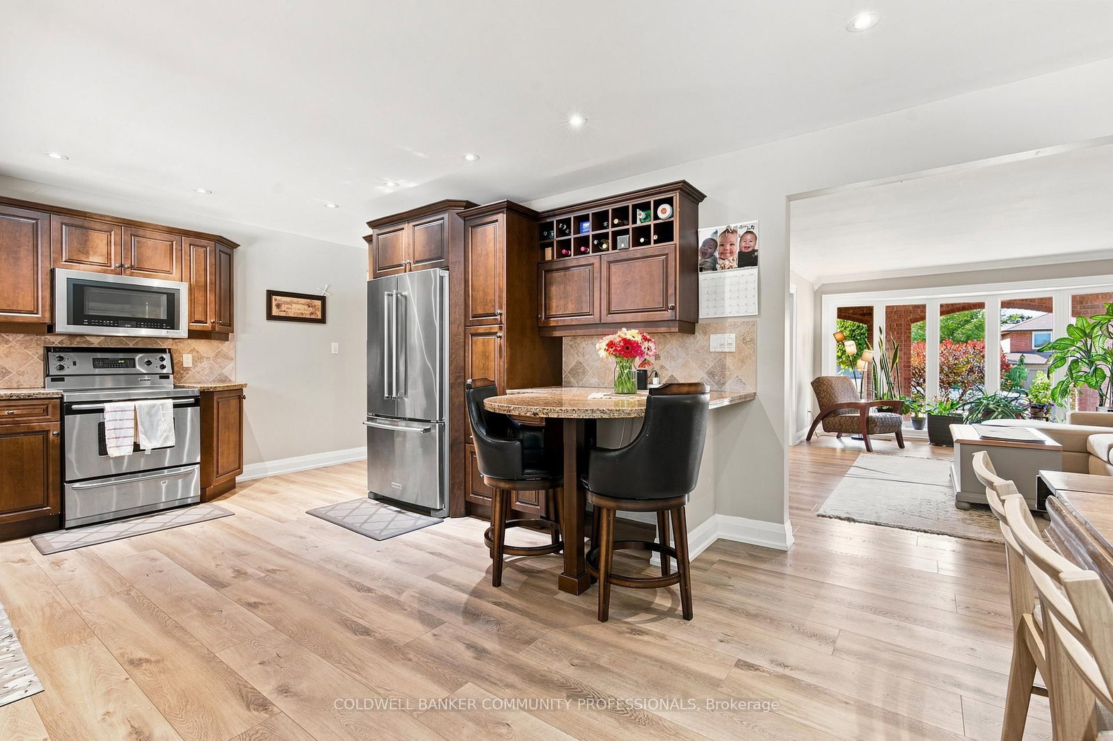 7 Apex Court • Hamilton, ON photo 11