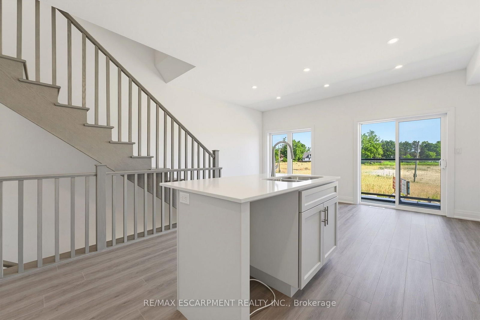 10 CLEAR VALLEY Lane • Hamilton, ON photo 10