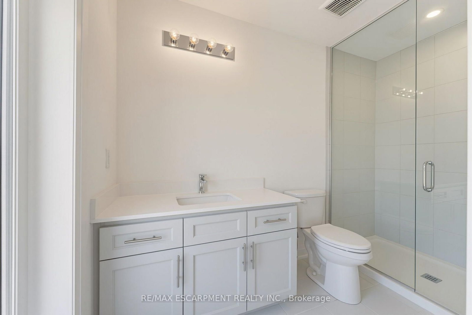 10 CLEAR VALLEY Lane • Hamilton, ON photo 13
