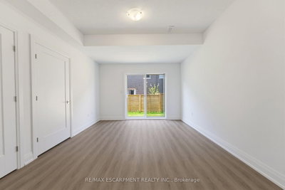10 CLEAR VALLEY Lane • Hamilton, ON photo 3