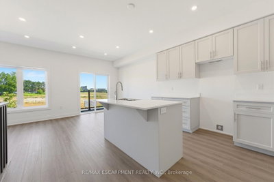 10 CLEAR VALLEY Lane • Hamilton, ON photo 9
