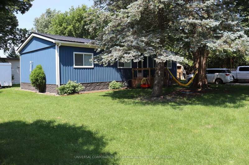 7 MAPLE ST Street E