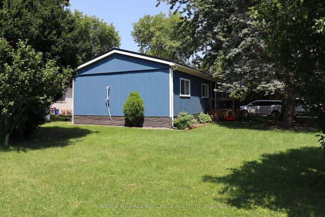 7 MAPLE ST Street E