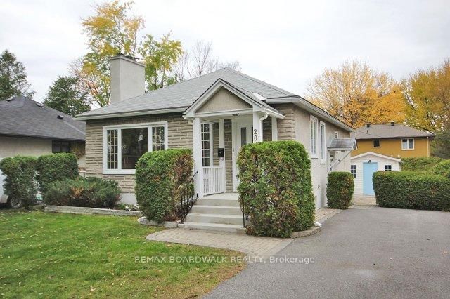 209 Knox Crescent
