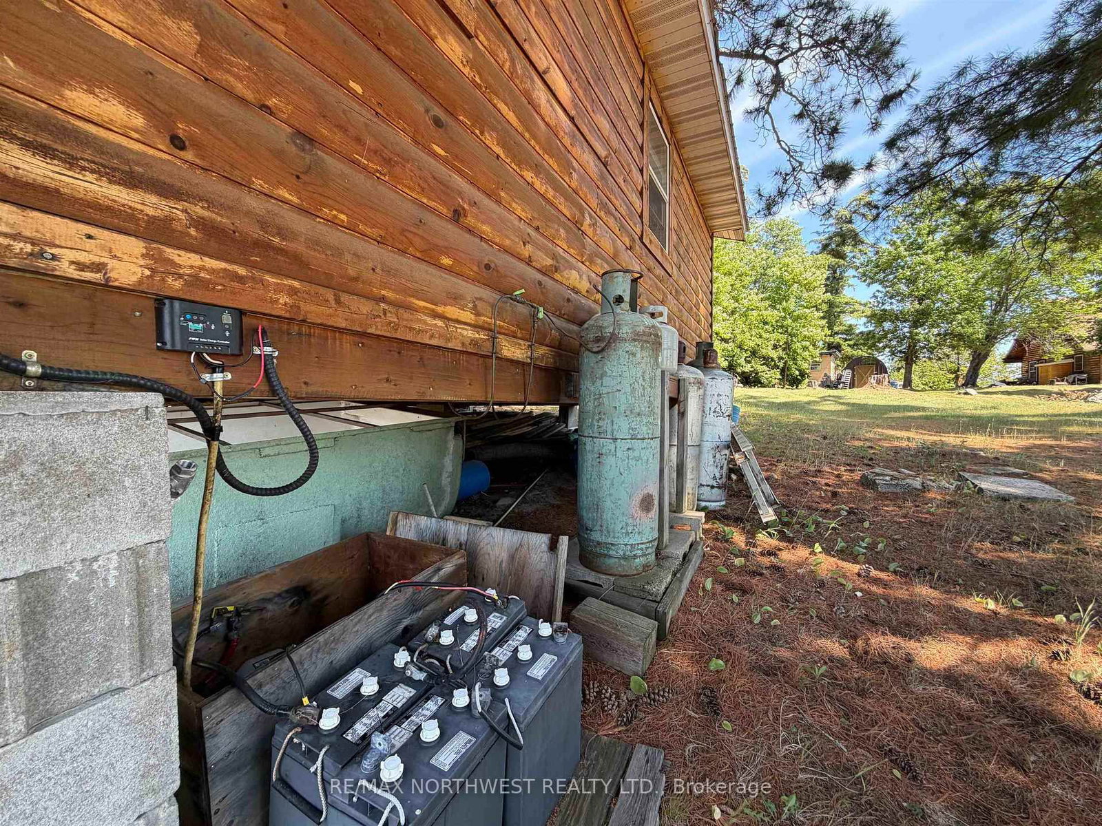G1686 Rainy Lake • Rainy River Remote Area, ON photo 39