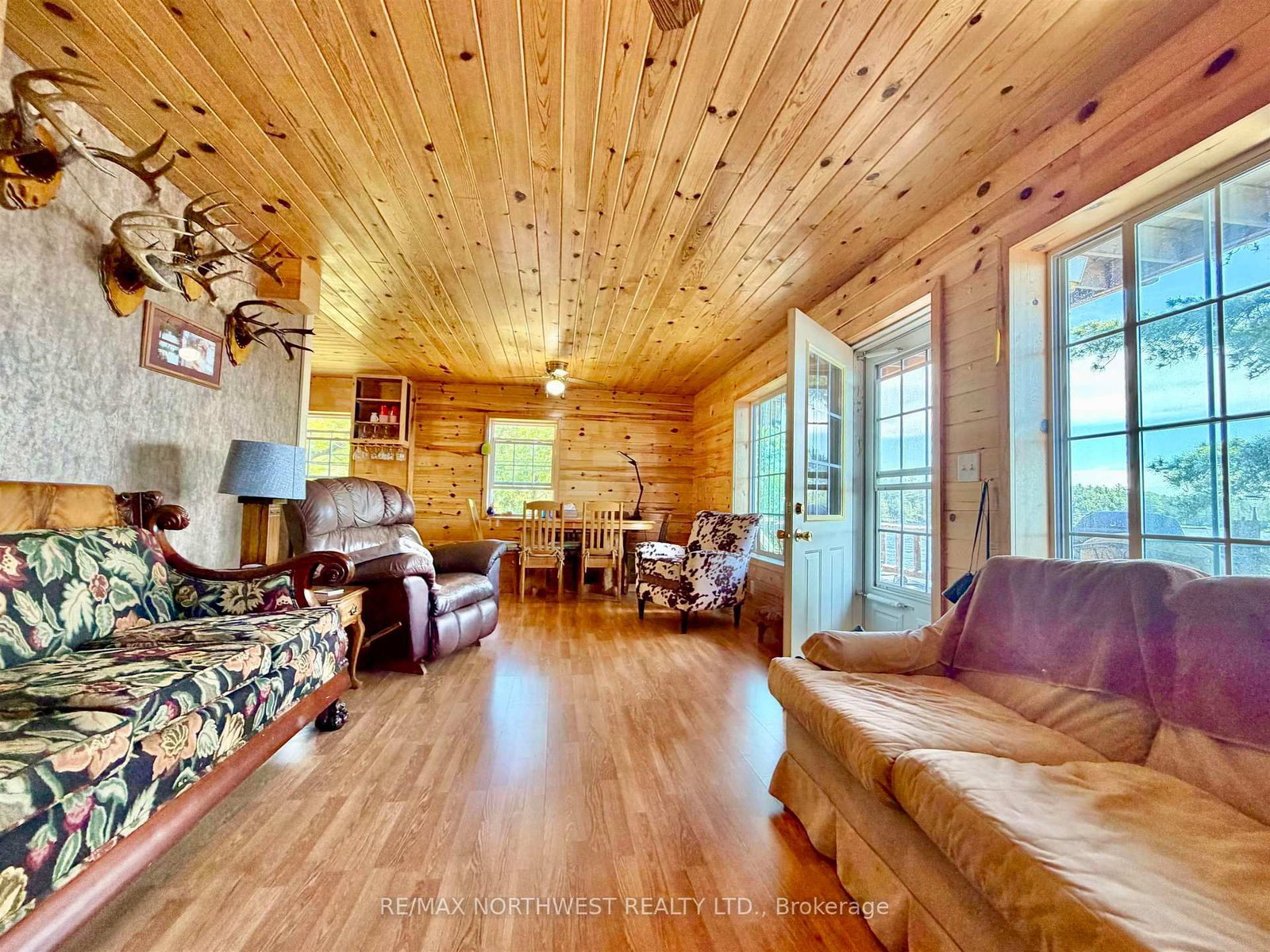 G1686 Rainy Lake • Rainy River Remote Area, ON photo 9