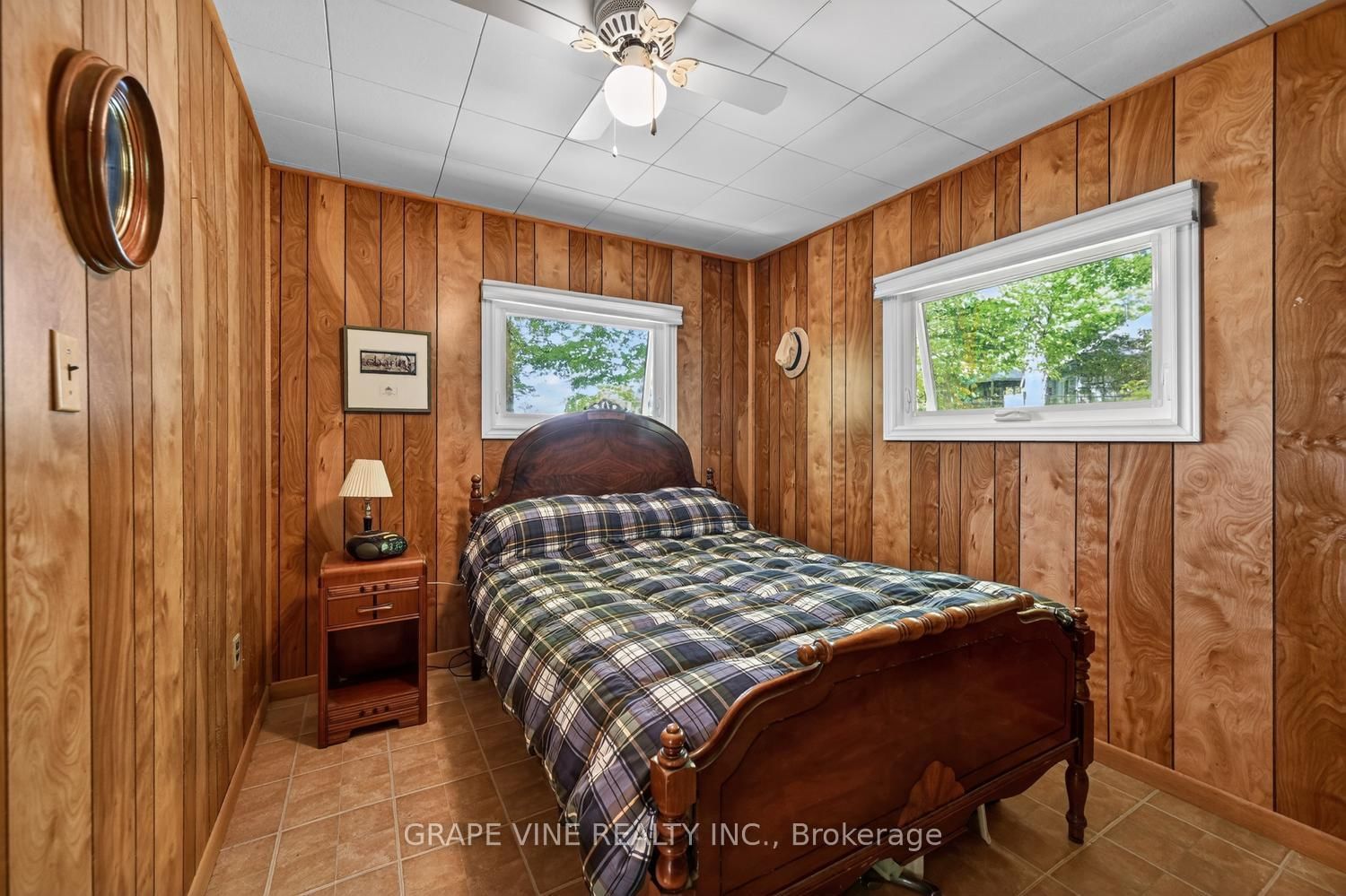 1010 Firefly Lane • Perth Road, ON photo 16