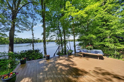 1010 Firefly Lane • Perth Road, ON photo 8