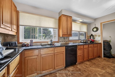 855 Howe Terrace • Prescott, ON photo 5