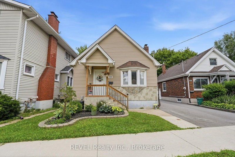 home for lease on 19 Leeper Street