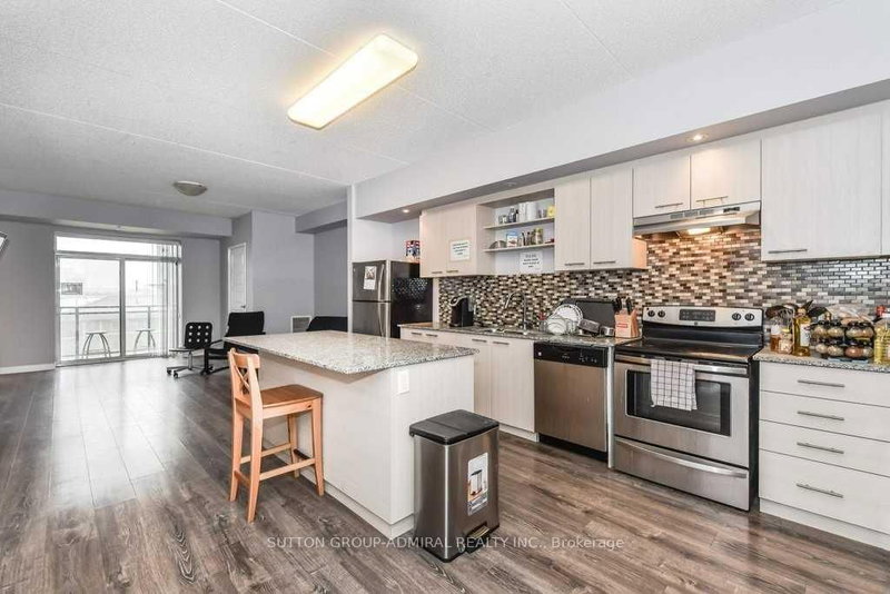 506 - 8 Hickory Street W