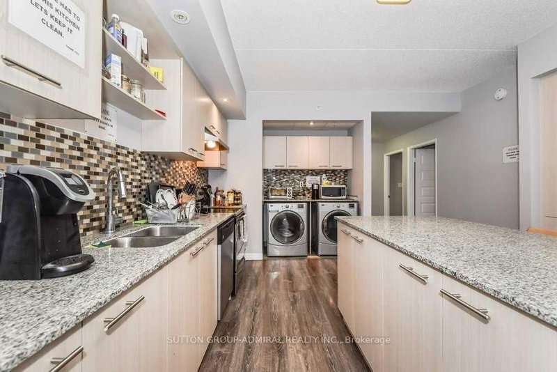 506 - 8 Hickory Street W