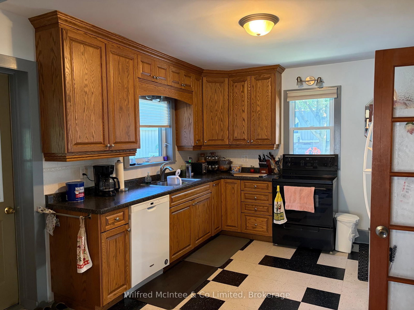393 7th Avenue • Hanover, ON photo 16