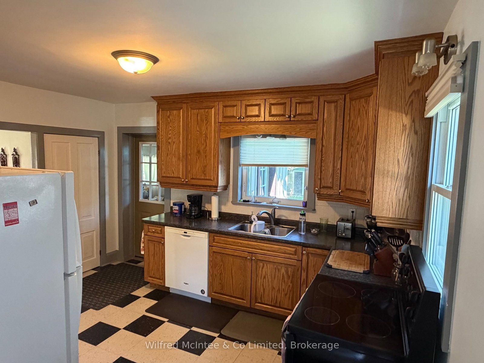 393 7th Avenue • Hanover, ON photo 19