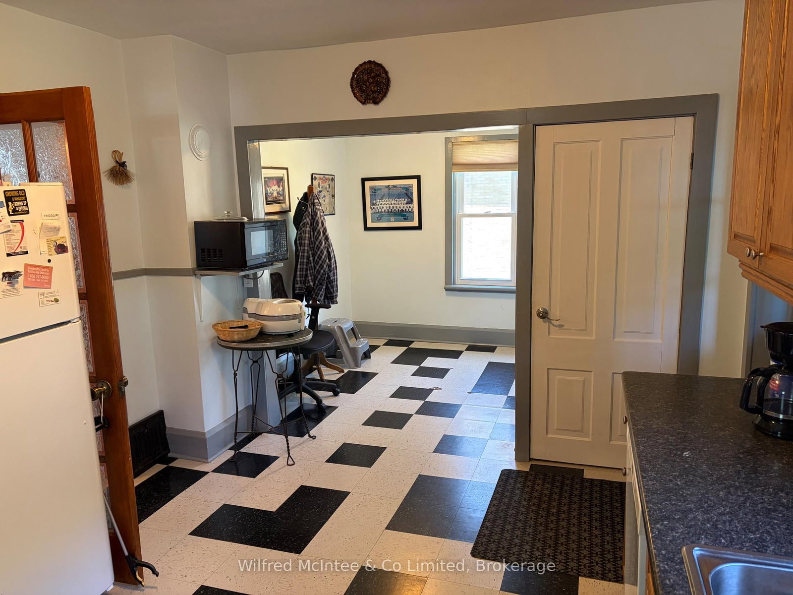 393 7th Avenue • Hanover, ON photo 21