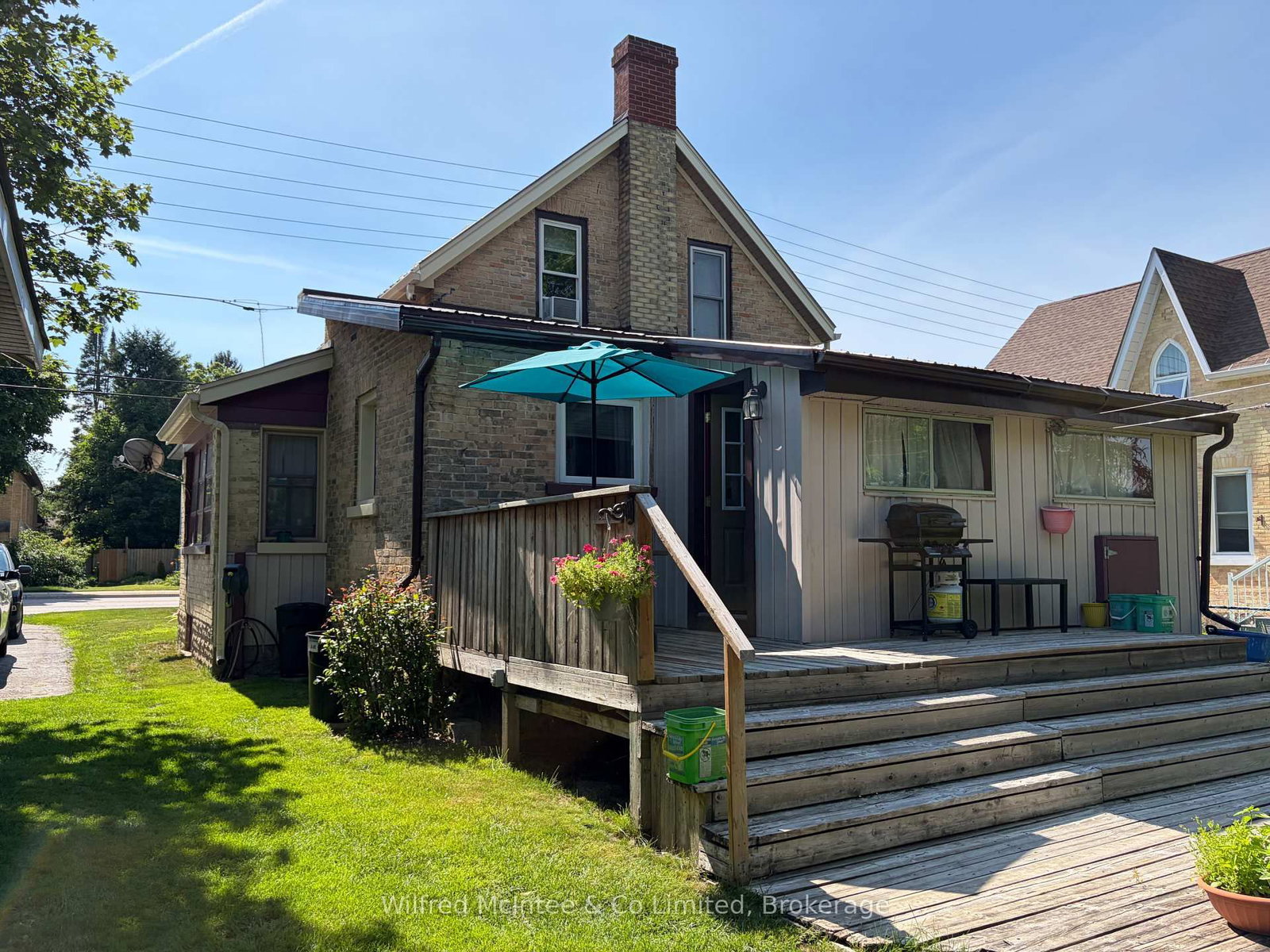 393 7th Avenue • Hanover, ON photo 4