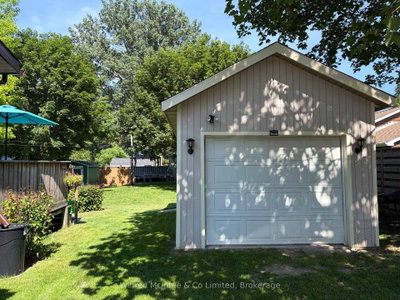 393 7th Avenue • Hanover, ON photo 8