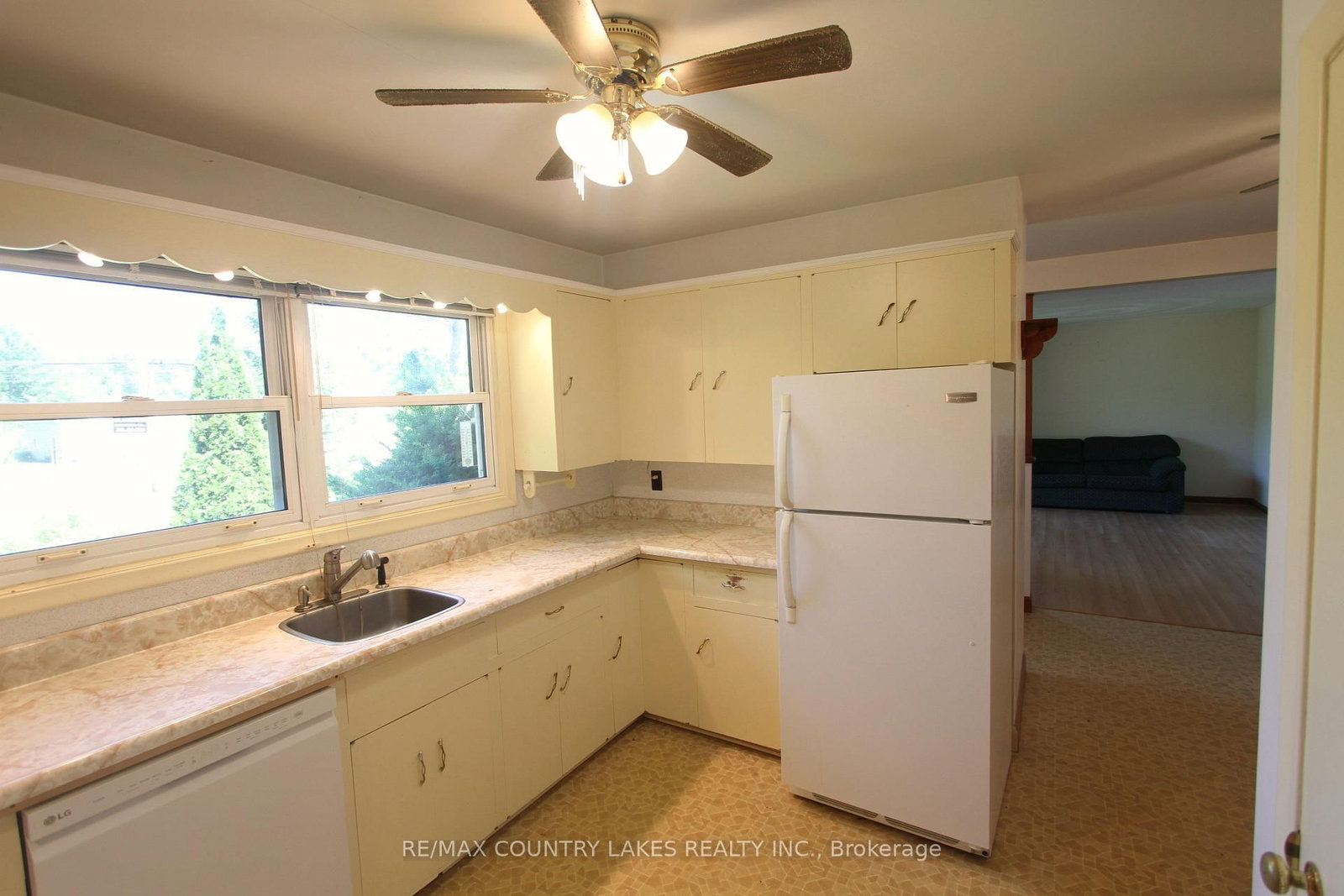 986 Portage Road • Kawartha Lakes, ON photo 9