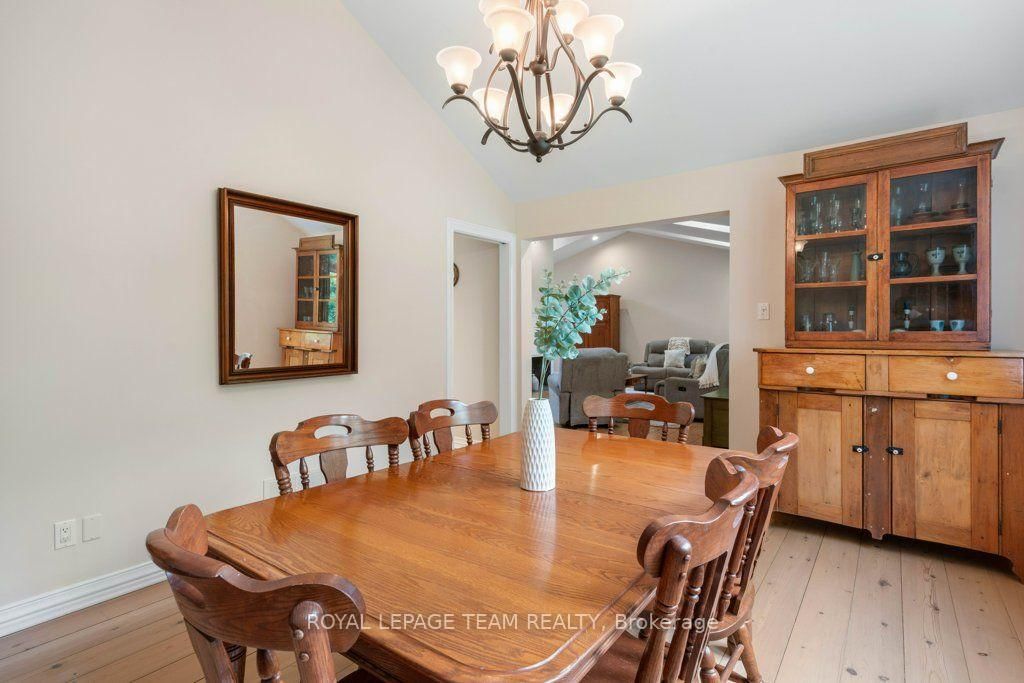 6485 Waddion Drive • Ottawa, ON photo 21