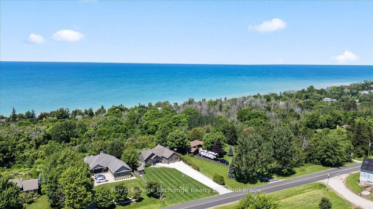 810 Lake Range Drive • Huron-Kinloss, ON photo 3