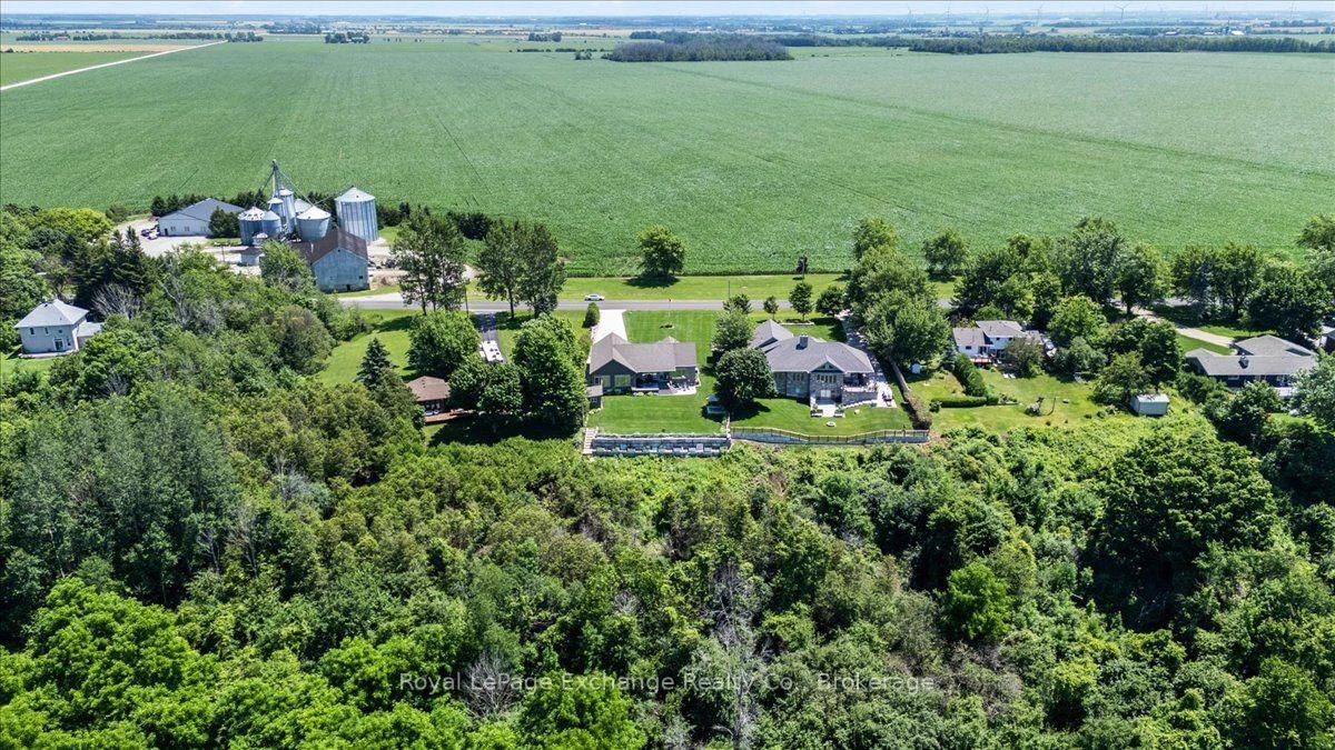 810 Lake Range Drive • Huron-Kinloss, ON photo 5
