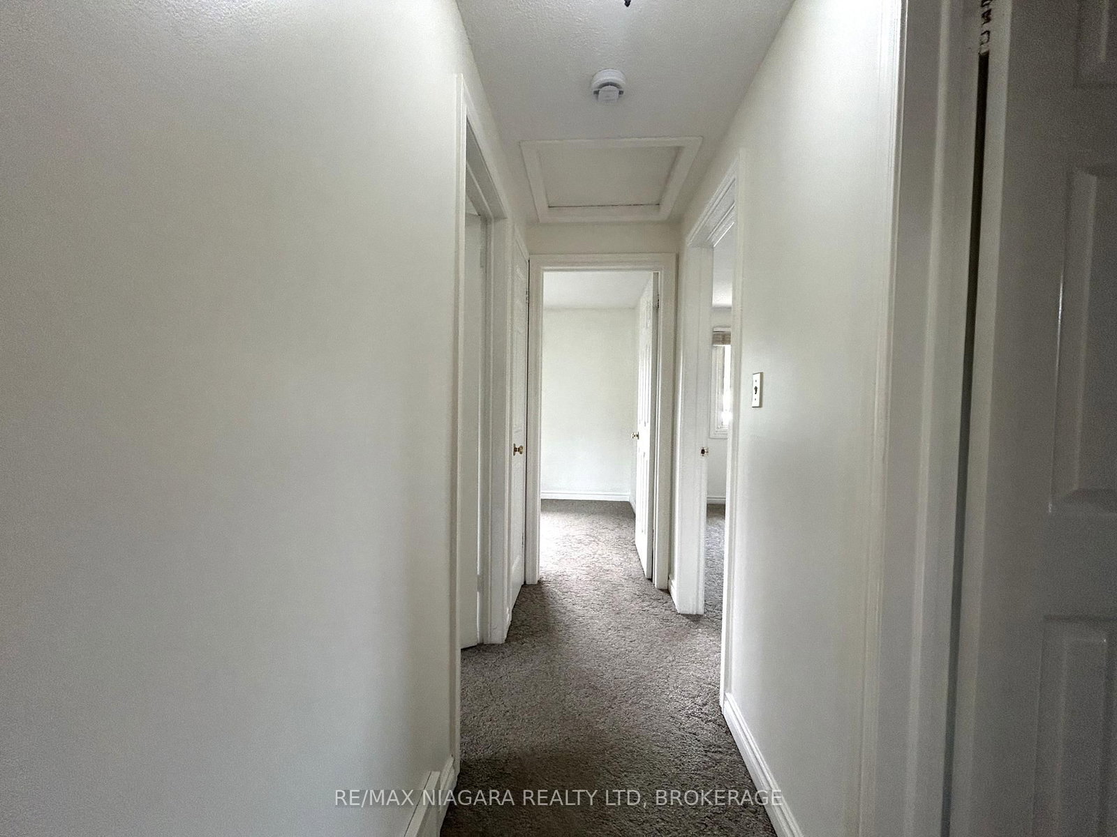 26 Friars Court • St. Catharines, ON photo 13