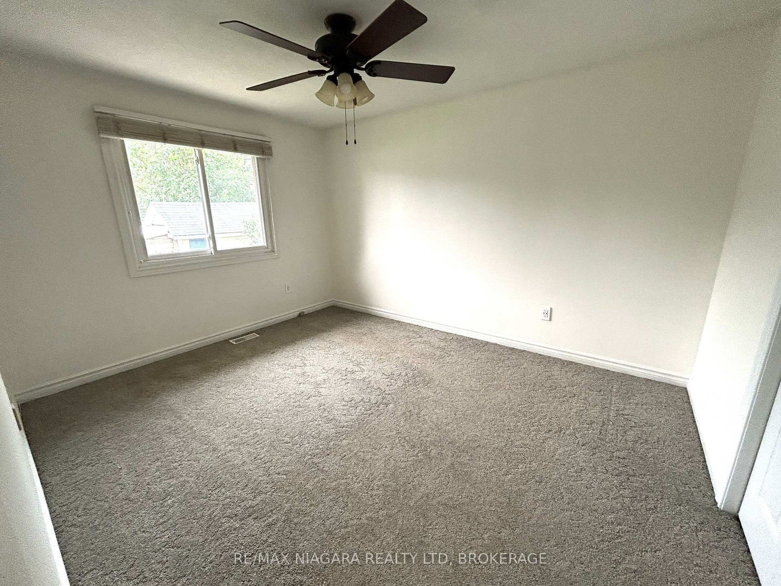 26 Friars Court • St. Catharines, ON photo 16
