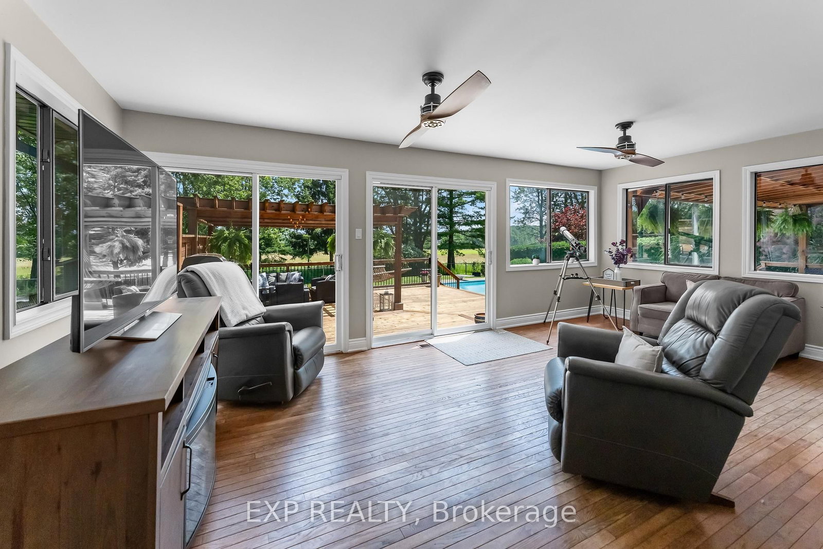 9 Stella Street • Pelham, ON photo 12