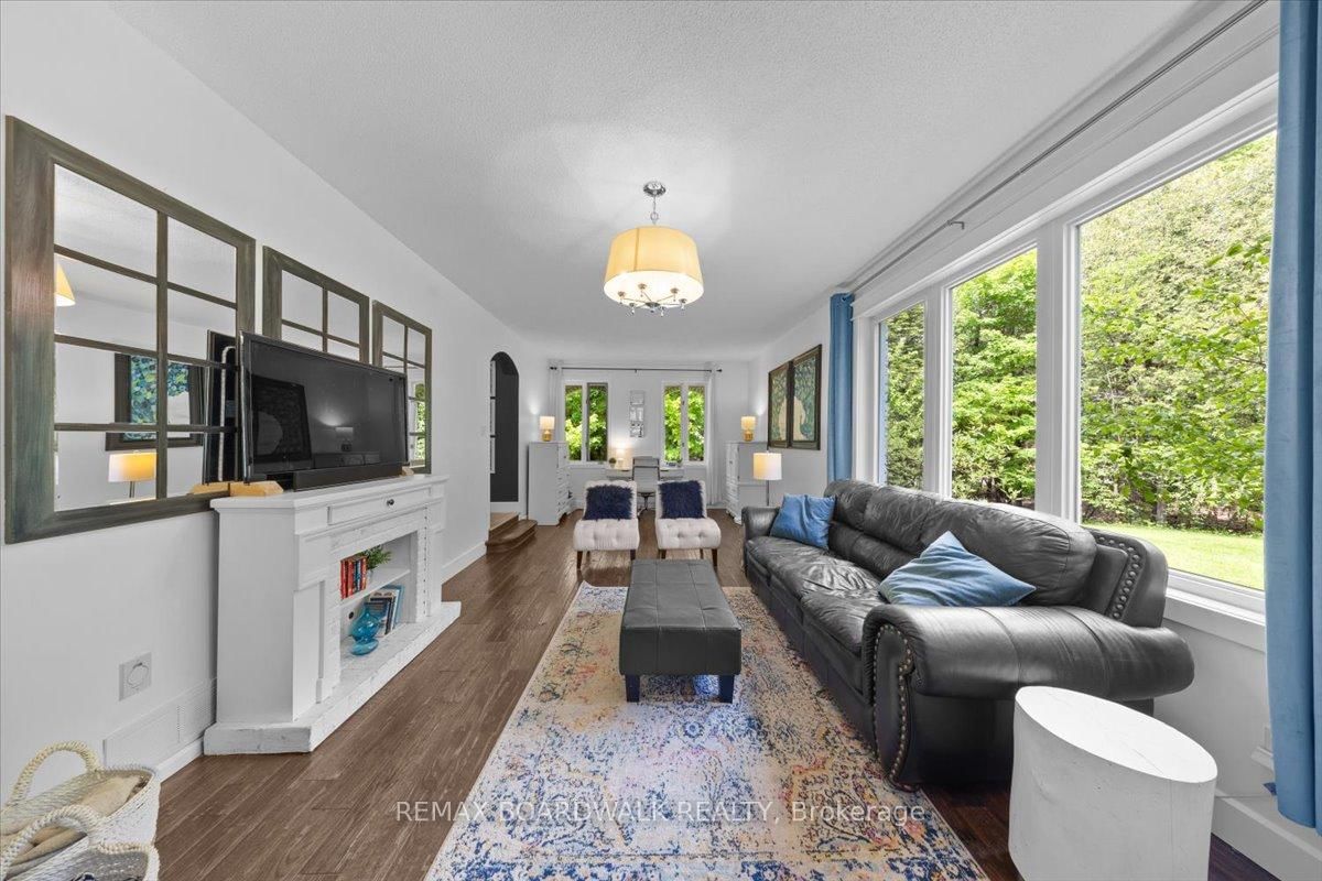 8128 MILES Crescent • Metcalfe, ON photo 15