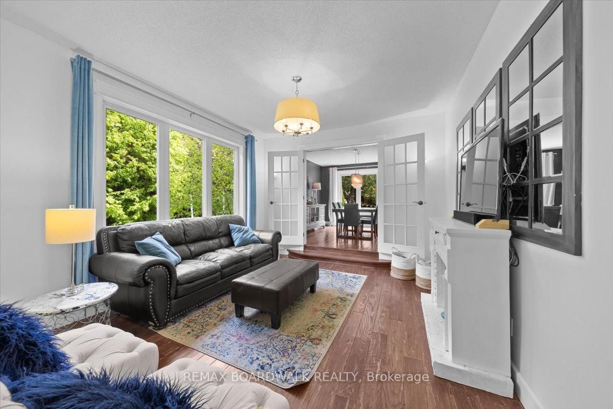 8128 MILES Crescent • Metcalfe, ON photo 16