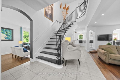 8128 MILES Crescent • Metcalfe, ON photo 2