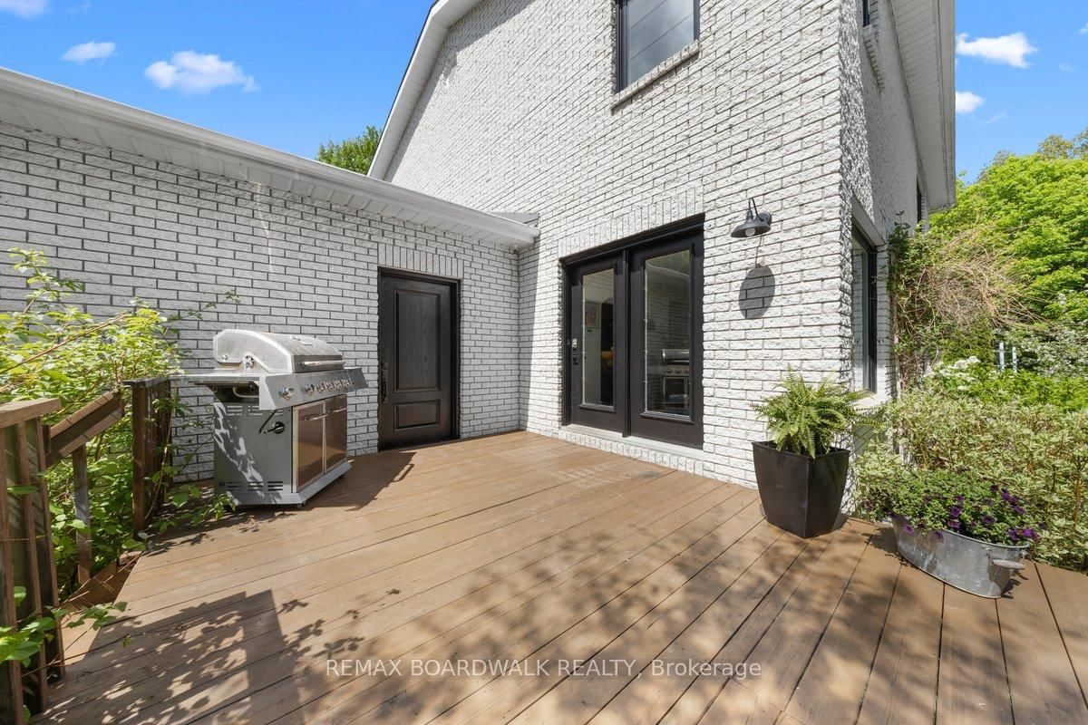 8128 MILES Crescent • Metcalfe, ON photo 35