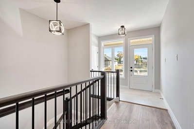 142 SHIRLEY Street • Thames Centre, ON photo 2